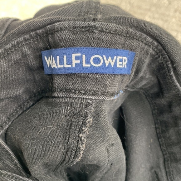 NWOT Wallflower Gray Wash Denim Cutoff Cargo Overalls - Picture 6 of 9